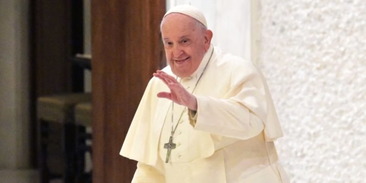 Pope-Francis-names-the-first-woman-to-head-a-major-750x375