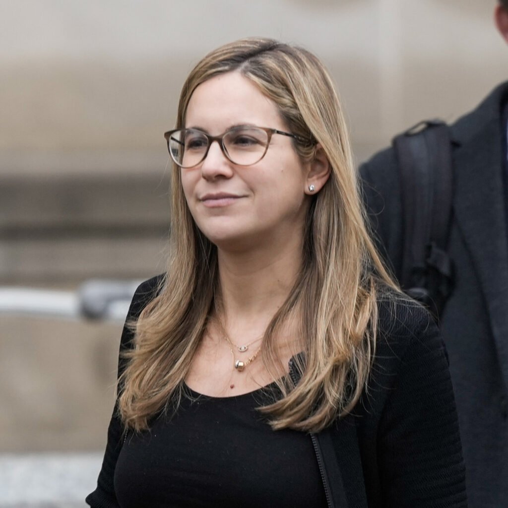 02Danielle-Sassoon-jbvh-copy-quit-mediumSquareAt3X-v2