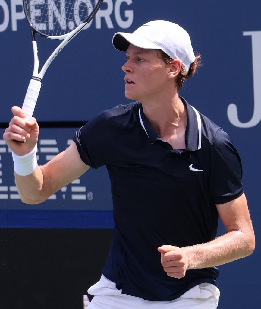 1200px-Jannik_Sinner_(2024_US_Open)_04_(cropped)